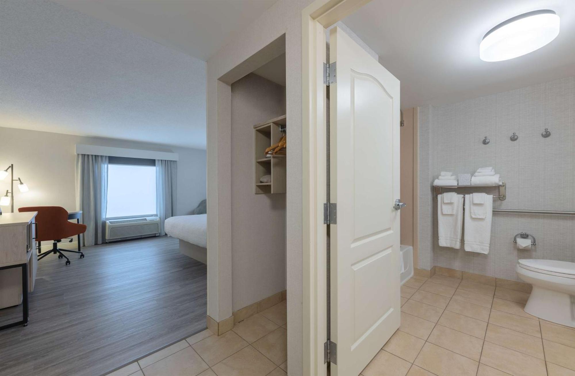 Hampton Inn & Suites By Hilton Moncton Dış mekan fotoğraf