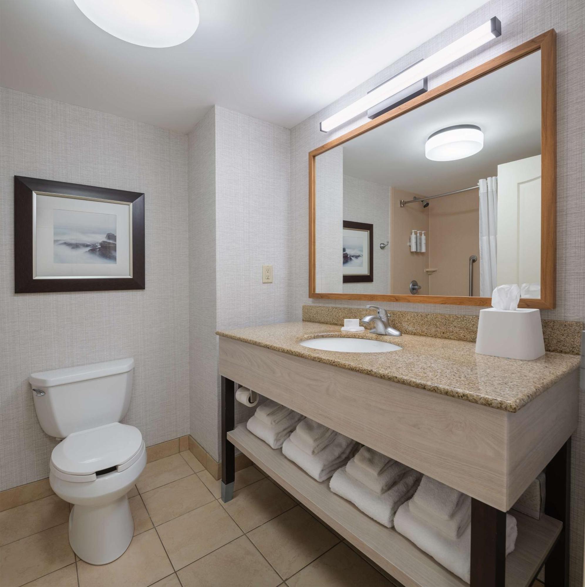 Hampton Inn & Suites By Hilton Moncton Dış mekan fotoğraf